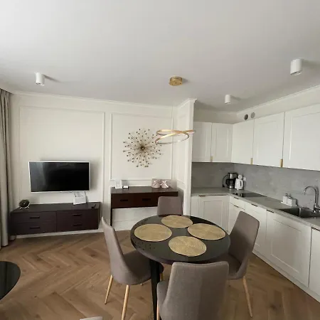 Klif Nadmorskie Tarasy كولوبرزيغ